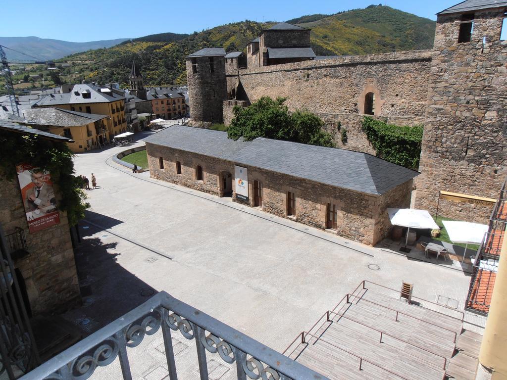 Hostal Virgen De La Encina Ponferrada Room photo