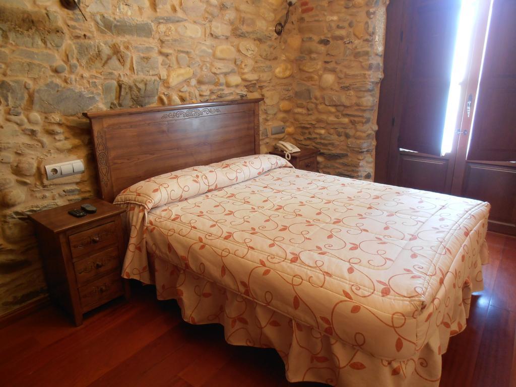 Hostal Virgen De La Encina Ponferrada Room photo